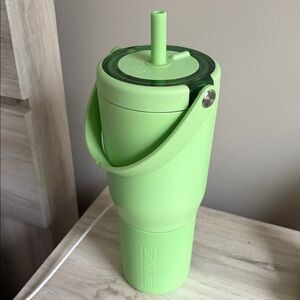 BRUMATE RESA 35oz cup kiwi green color.
